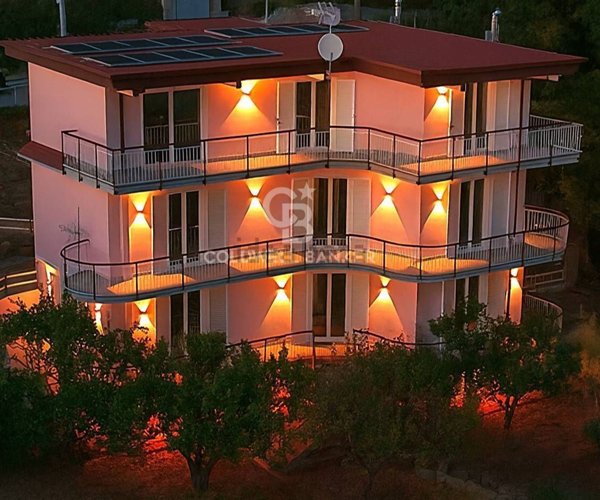 casa indipendente in vendita a Fisciano