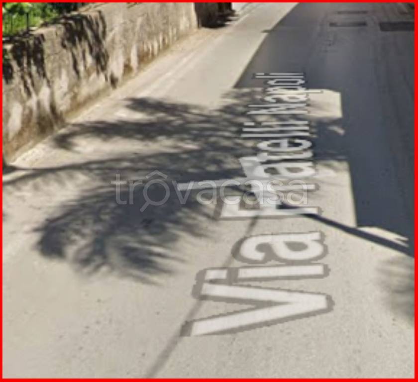 locale di sgombero in vendita a Fisciano