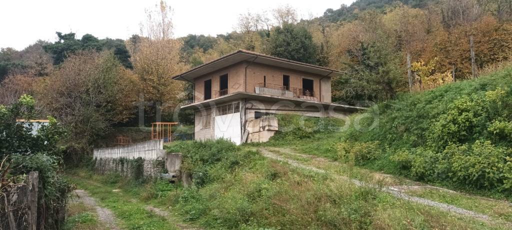 casa indipendente in vendita a Fisciano in zona Soccorso