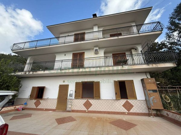 casa indipendente in vendita a Fisciano