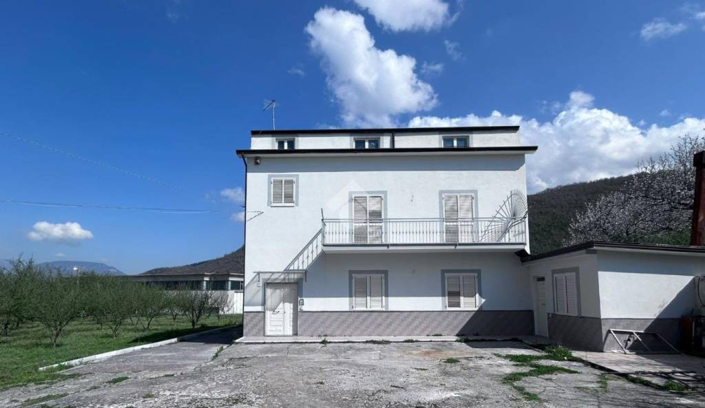 casa indipendente in vendita a Fisciano in zona Canfora