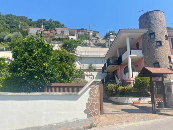 casa indipendente in vendita a Fisciano