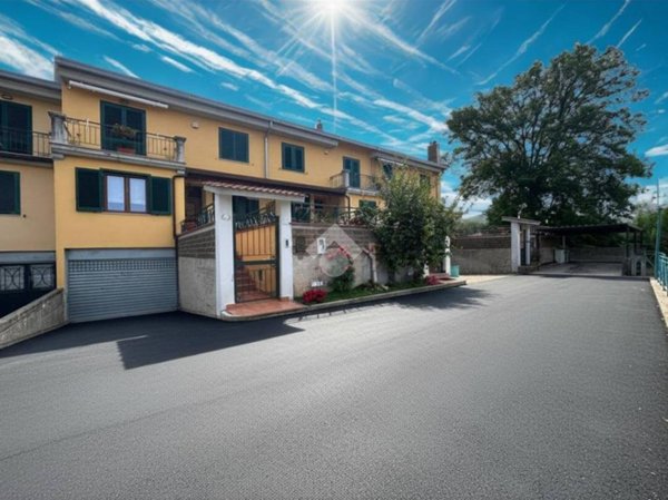 casa indipendente in vendita a Fisciano