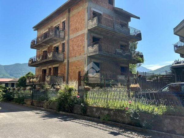 intera palazzina in vendita a Fisciano in zona Bolano