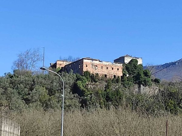 intera palazzina in vendita a Fisciano in zona Carpineto