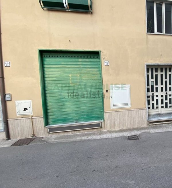 locale commerciale in vendita a Fisciano in zona Penta