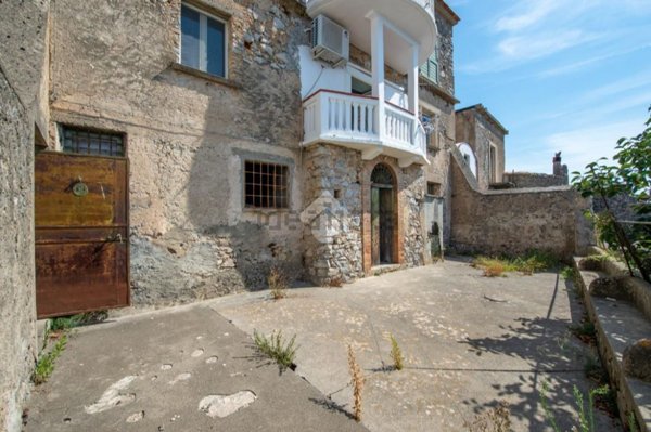 appartamento in vendita a Furore