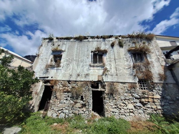 casa indipendente in vendita a Furore