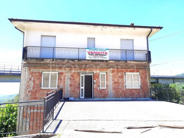 casa indipendente in vendita a Futani