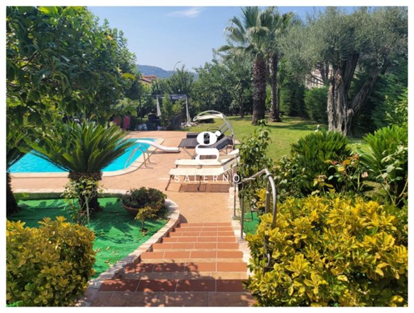casa indipendente in vendita a Giffoni Sei Casali in zona Malche