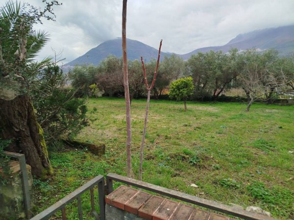 casa indipendente in vendita a Giffoni Sei Casali