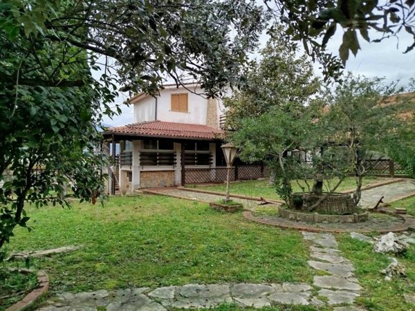 casa indipendente in vendita a Giffoni Sei Casali