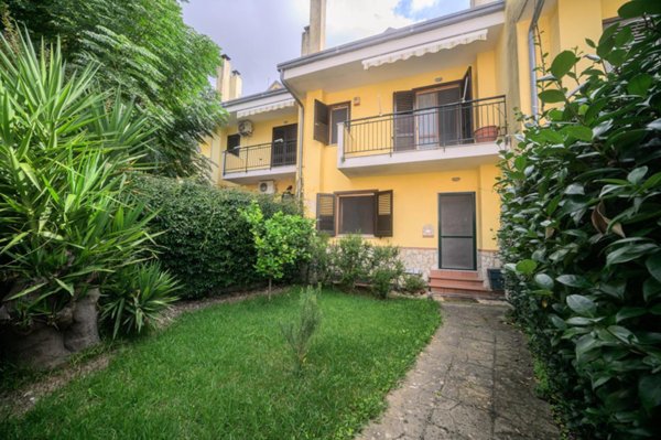 casa indipendente in vendita a Giffoni Sei Casali in zona Capitignano