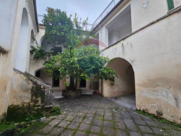 casa indipendente in vendita a Giffoni Sei Casali in zona Sieti