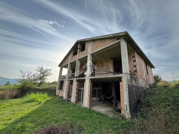 casa indipendente in vendita a Giffoni Sei Casali in zona Malche