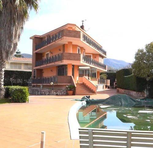 casa indipendente in vendita a Giffoni Sei Casali