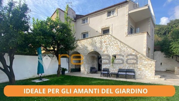 casa indipendente in vendita a Giffoni Sei Casali