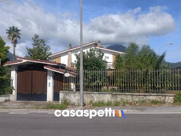 casa indipendente in vendita a Giffoni Sei Casali