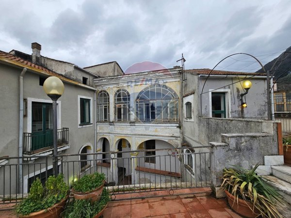 casa indipendente in vendita a Giffoni Sei Casali in zona Sieti
