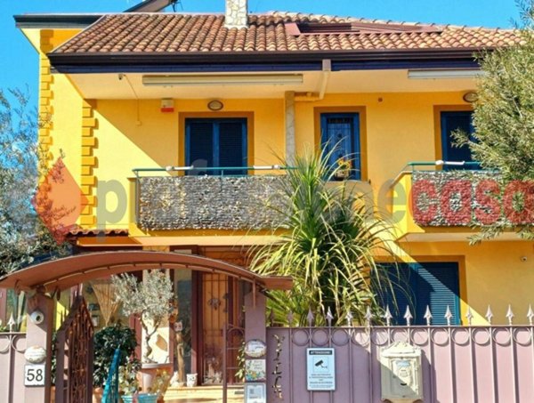 casa indipendente in vendita a Giffoni Sei Casali in zona Malche
