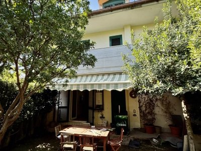 casa indipendente in vendita a Giffoni Sei Casali in zona Malche