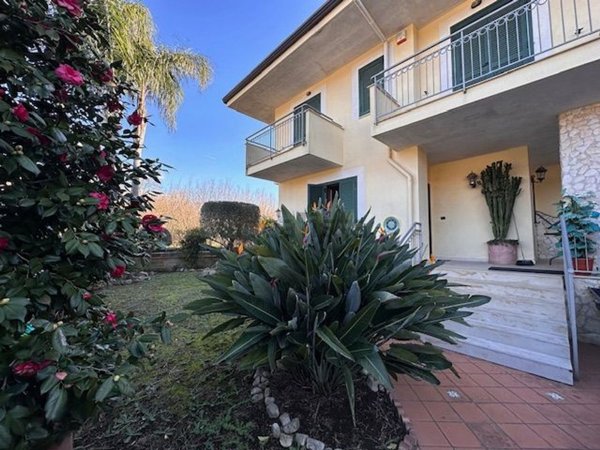 casa indipendente in vendita a Giffoni Sei Casali in zona Malche