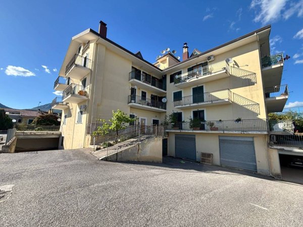 appartamento in vendita a Giffoni Sei Casali in zona Malche