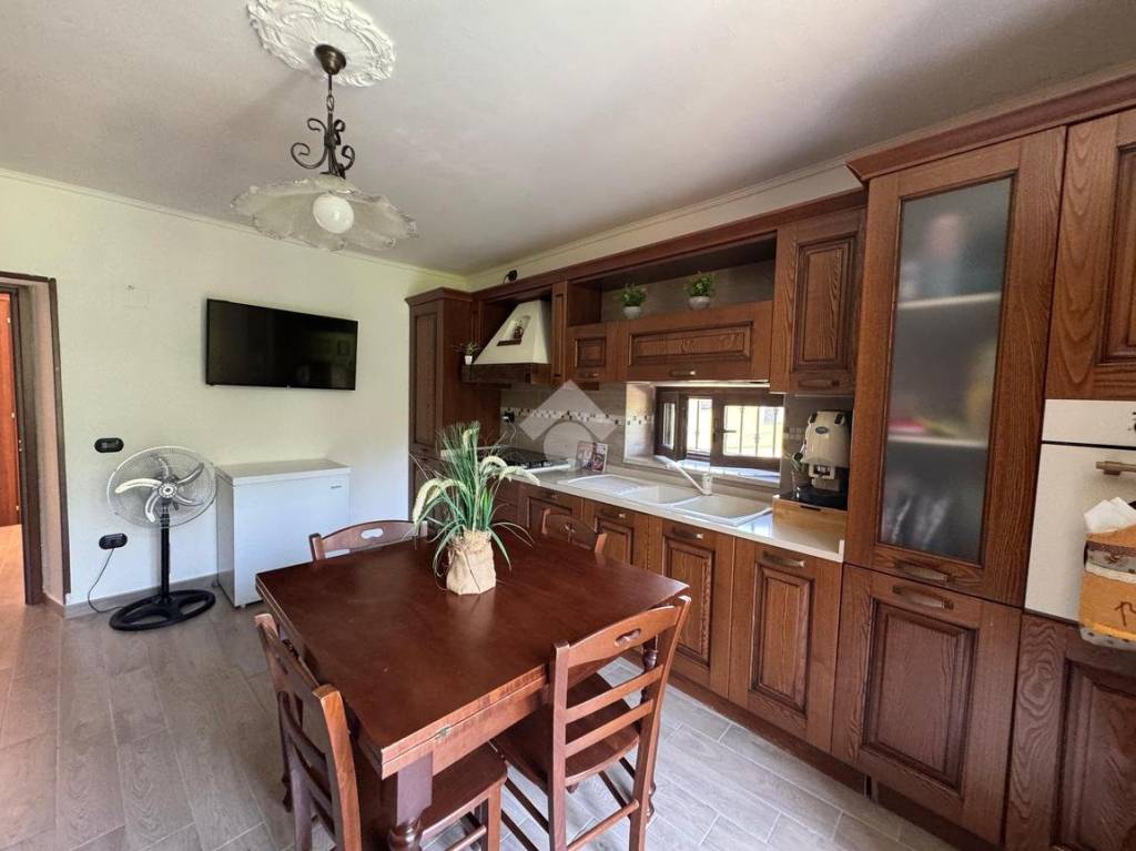 casa indipendente in vendita a Giffoni Sei Casali in zona Capitignano