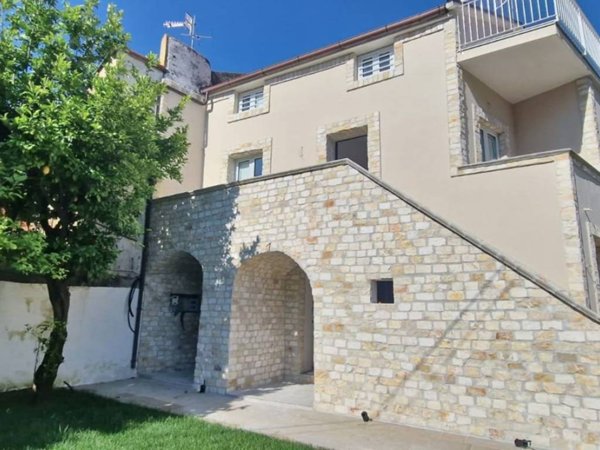 casa indipendente in vendita a Giffoni Sei Casali in zona Prepezzano