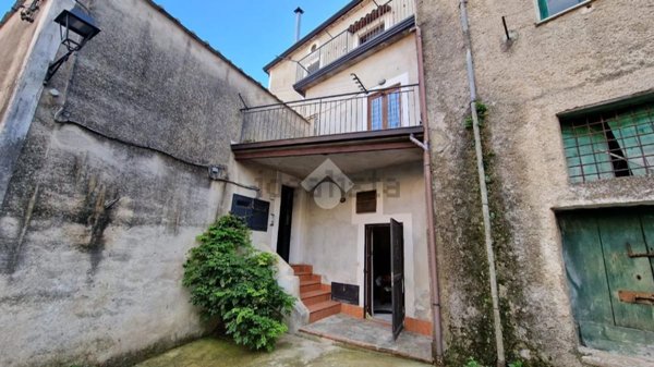 appartamento in vendita a Giffoni Sei Casali in zona Sieti