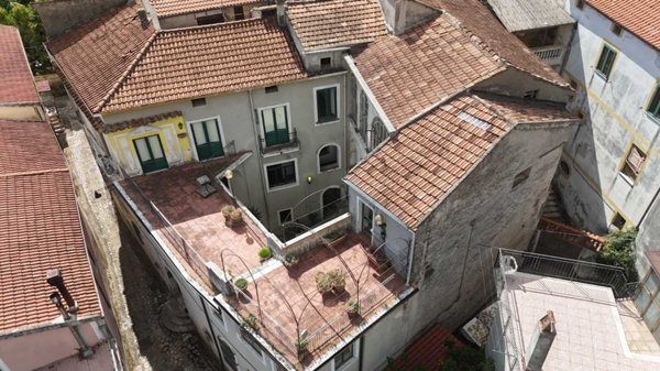 casa indipendente in vendita a Giffoni Sei Casali in zona Sieti