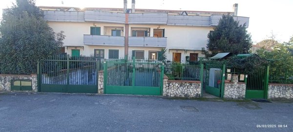 casa indipendente in vendita a Giffoni Sei Casali in zona Malche