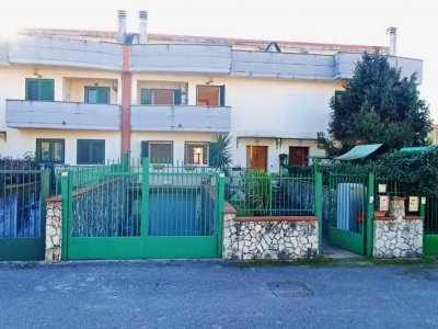 casa indipendente in vendita a Giffoni Sei Casali in zona Malche