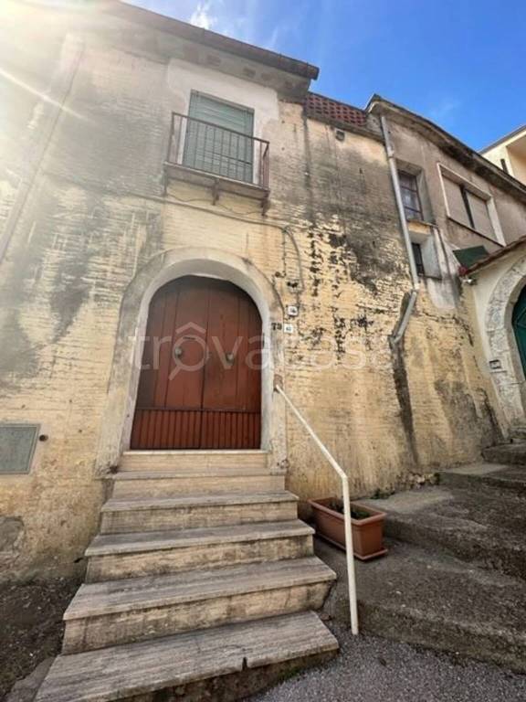casa indipendente in vendita a Giffoni Sei Casali in zona Capitignano