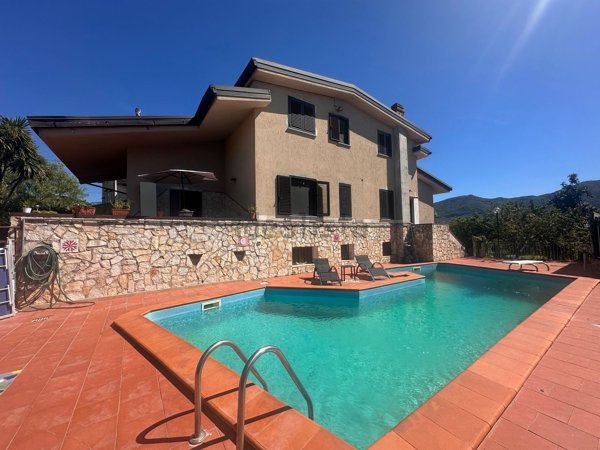 casa indipendente in vendita a Giffoni Sei Casali