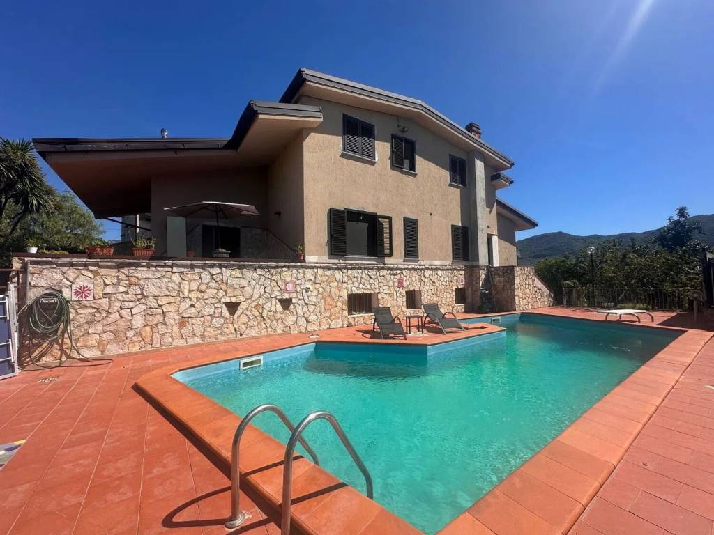 casa indipendente in vendita a Giffoni Sei Casali