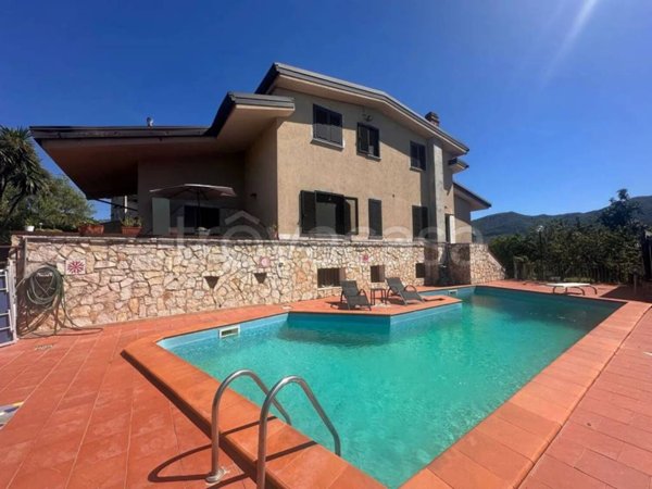 casa indipendente in vendita a Giffoni Sei Casali