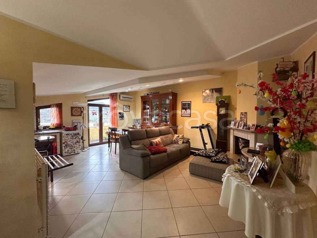 appartamento in vendita a Giffoni Sei Casali in zona Malche