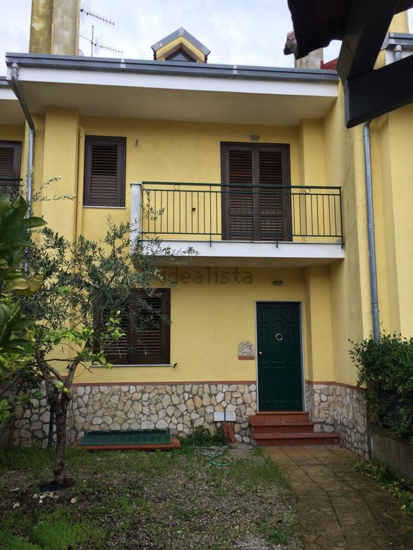 casa indipendente in vendita a Giffoni Sei Casali in zona Capitignano