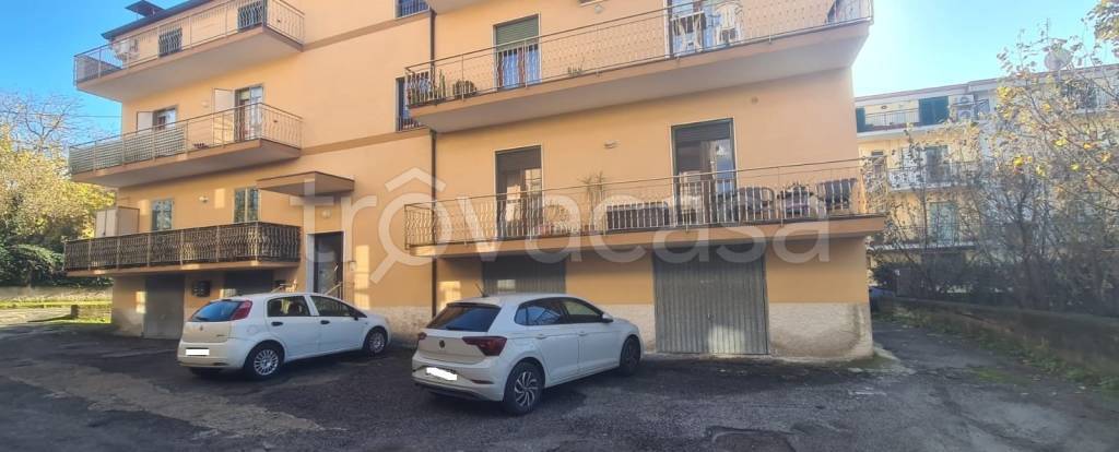 appartamento in vendita a Giffoni Sei Casali in zona Malche