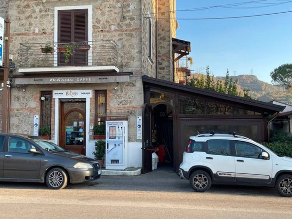 negozio in vendita a Giffoni Sei Casali in zona Malche