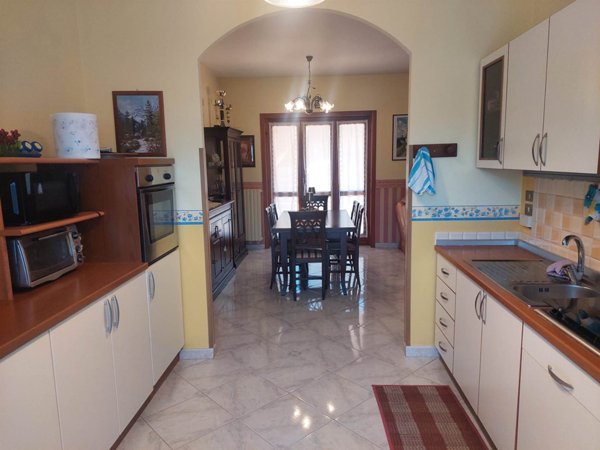 casa indipendente in vendita a Giffoni Sei Casali in zona Capitignano