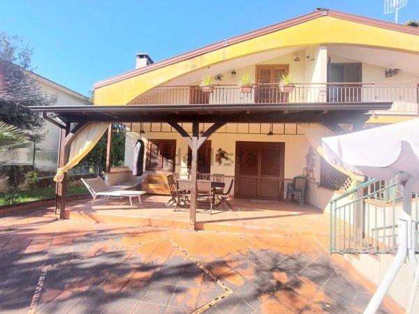 casa indipendente in vendita a Giffoni Sei Casali in zona Capitignano