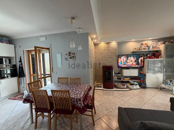 appartamento in vendita a Giffoni Sei Casali in zona Capitignano