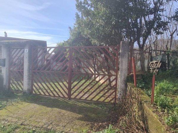 appartamento in vendita a Giffoni Sei Casali in zona Prepezzano