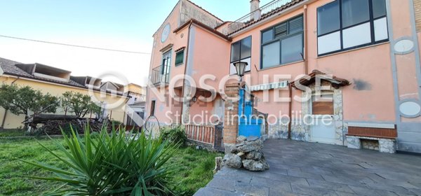 casa indipendente in vendita a Giffoni Sei Casali in zona Capitignano