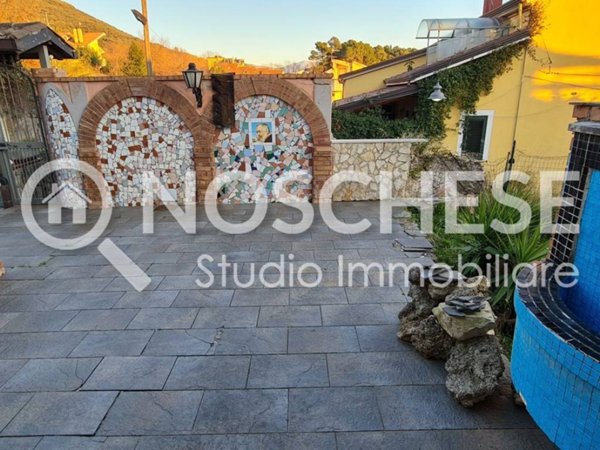 casa indipendente in vendita a Giffoni Sei Casali in zona Capitignano