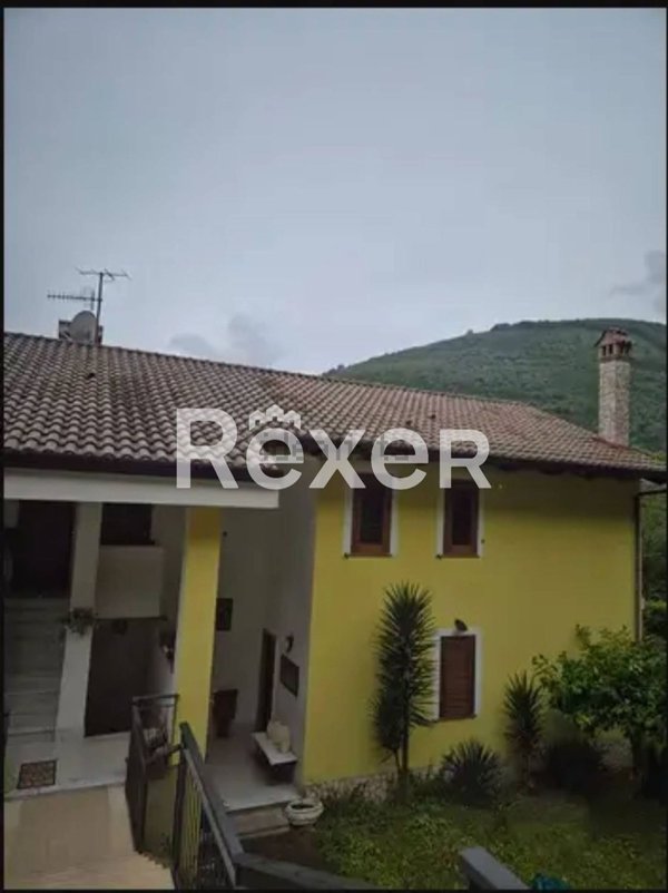 appartamento in vendita a Giffoni Sei Casali in zona Sieti