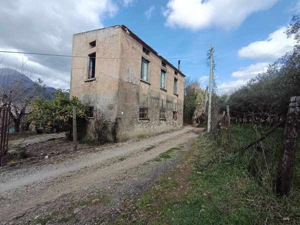 terreno agricolo in vendita a Giffoni Sei Casali