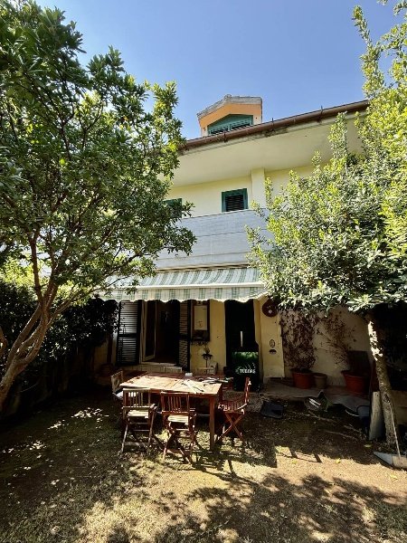 quadrivano in vendita a Giffoni Sei Casali